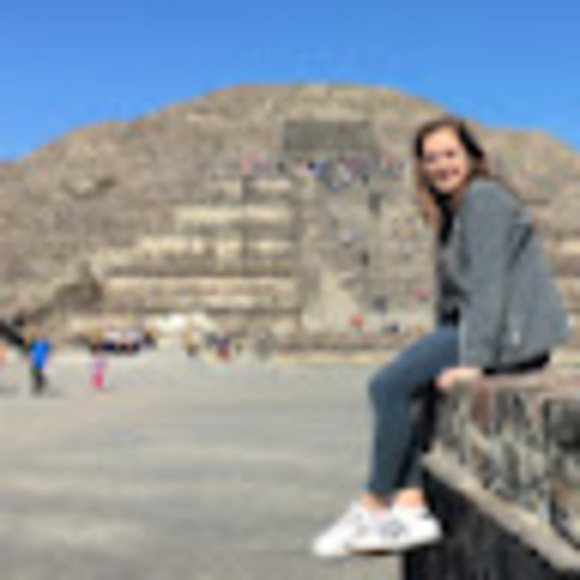 Meet your Posher, Sofia - Picture 1 of 1